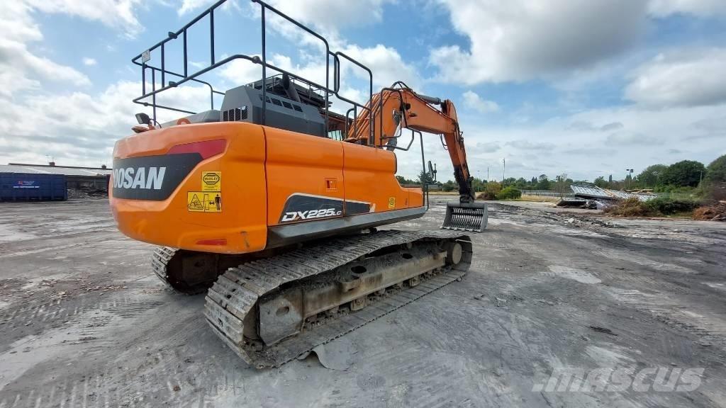 Doosan DX 225 LC Escavatori cingolati