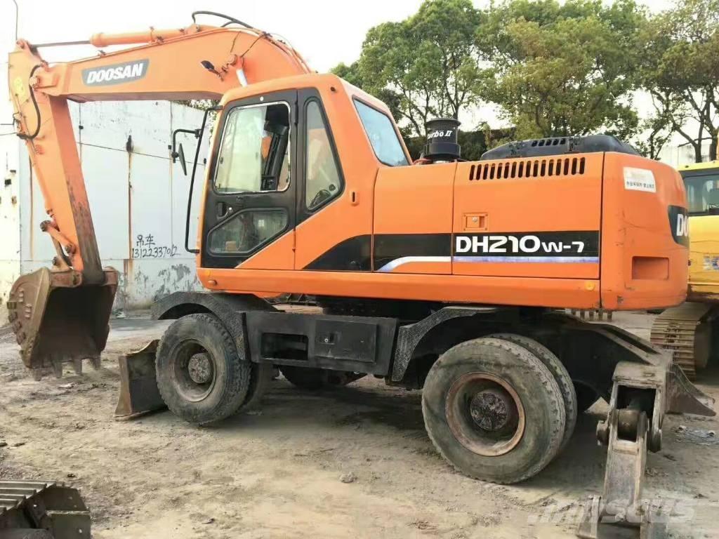 Doosan DH210W-7 Escavatori gommati