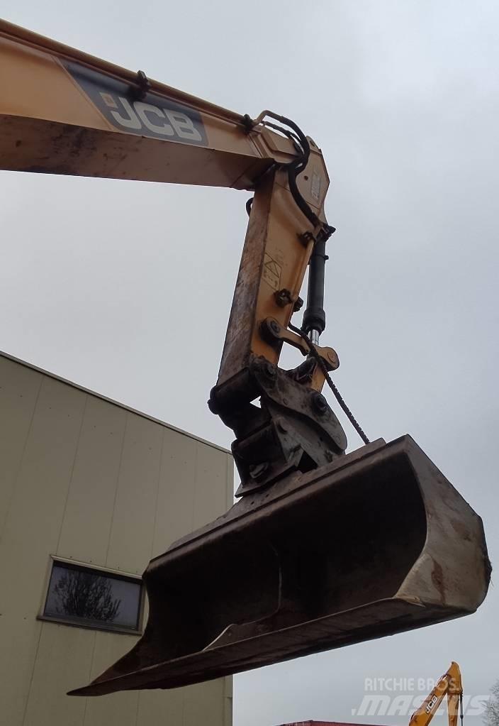 JCB JS 220 LC Escavatori cingolati