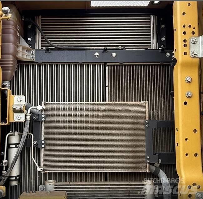 CAT 323GC Escavatori cingolati