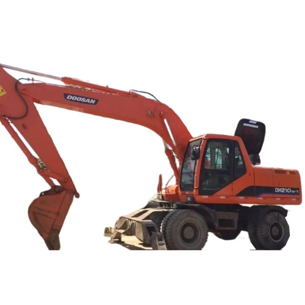 Doosan DH210W Escavatori gommati