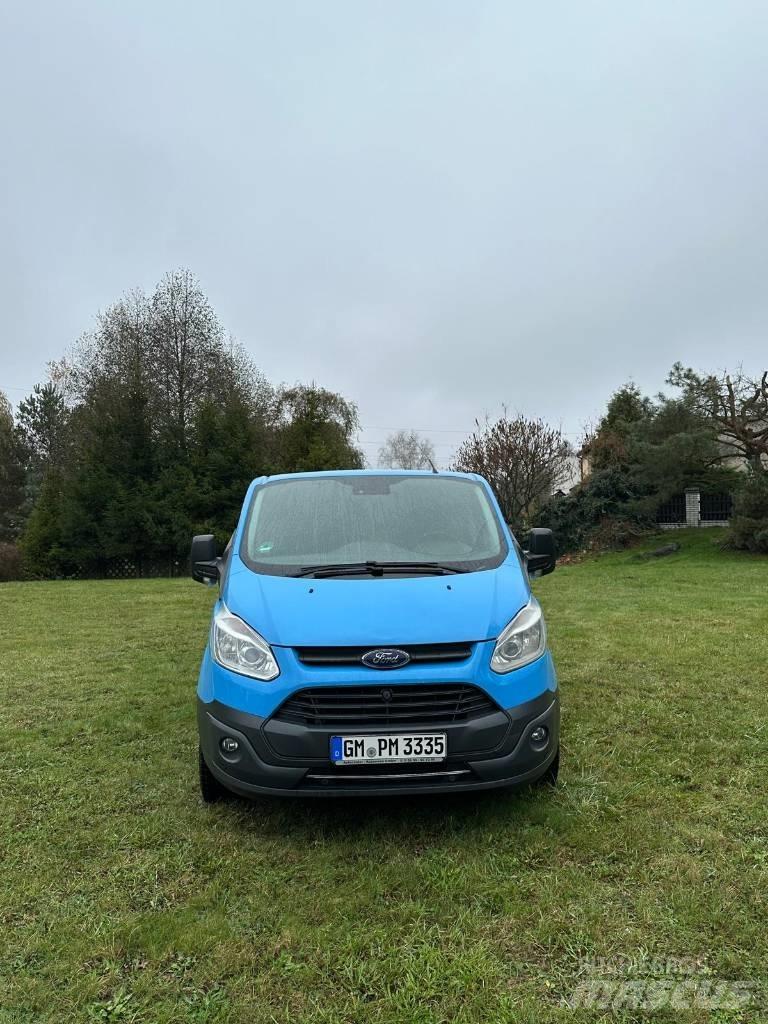Ford Custom Furgone chiuso