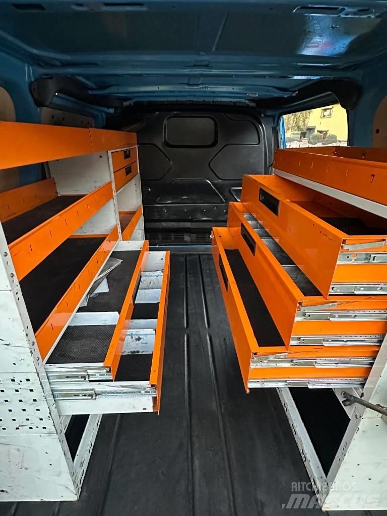 Ford Custom Furgone chiuso