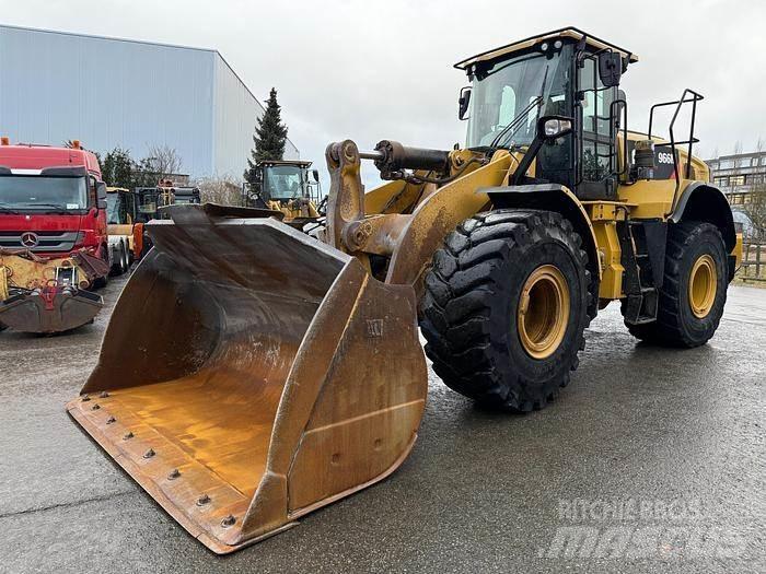 CAT 966M Pale gommate