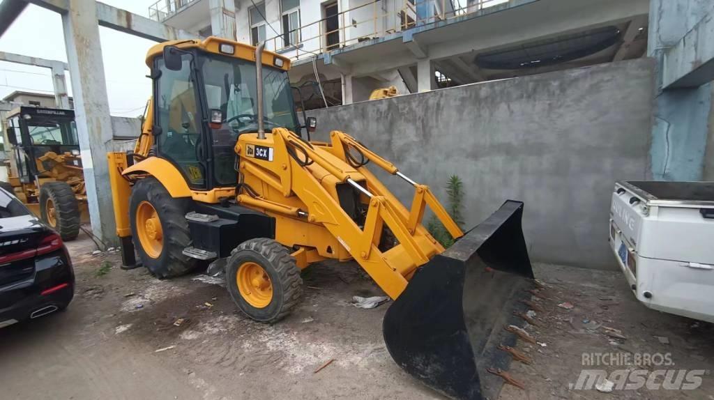 JCB 3 CX Pale gommate