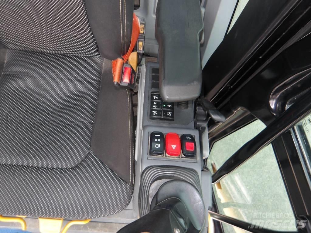 CAT M 318 Escavatori gommati