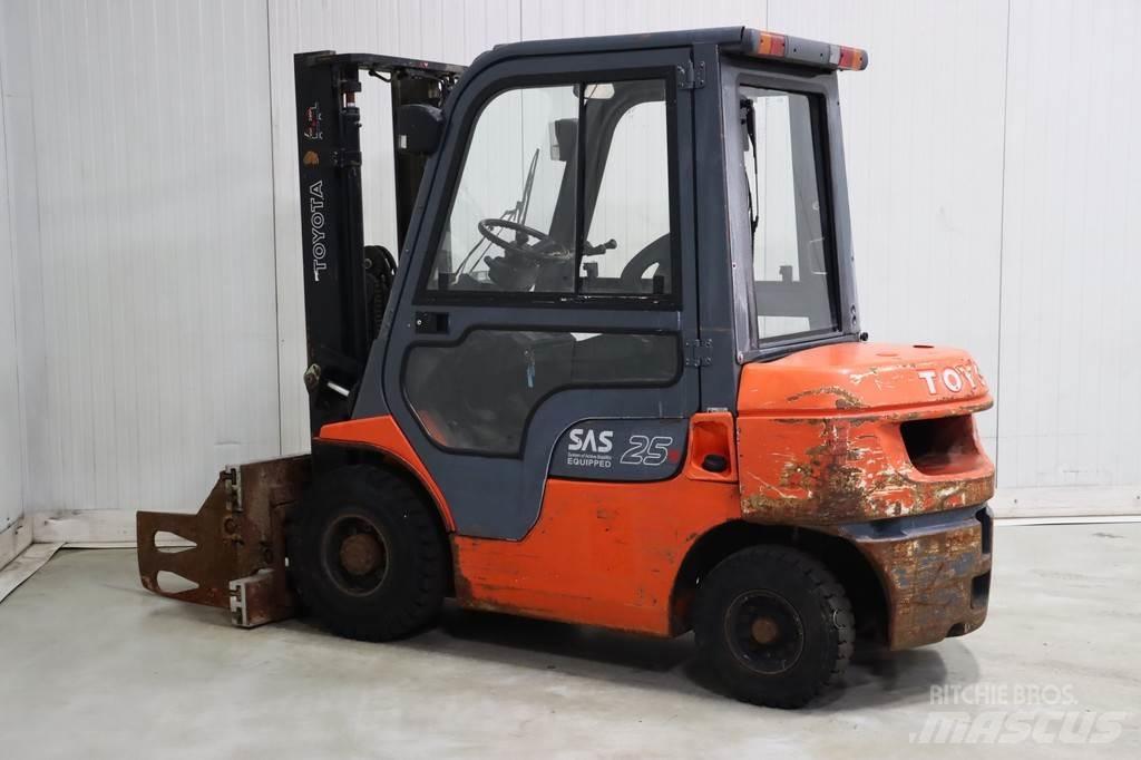 Toyota 62-7FDF25 Carrelli elevatori diesel