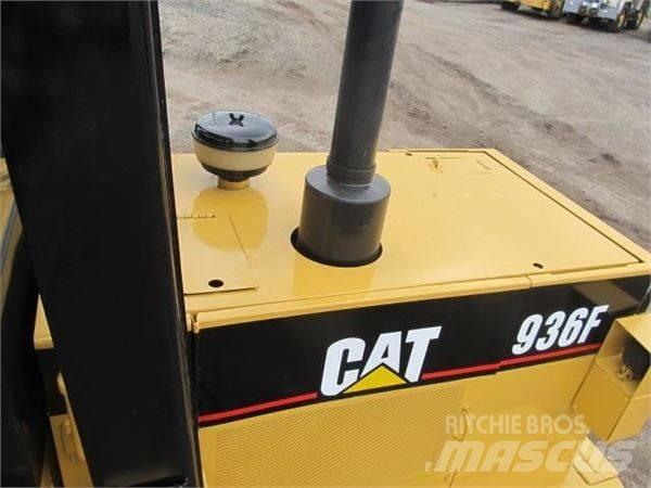 CAT 936 F Pale gommate