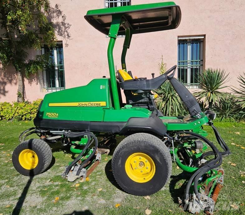 John Deere 7500 A Tosaerba per il fairway