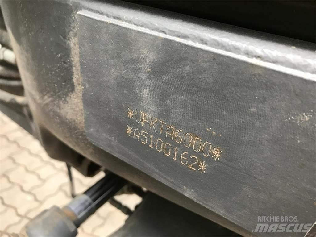 CLAAS Axion 870 Trattori