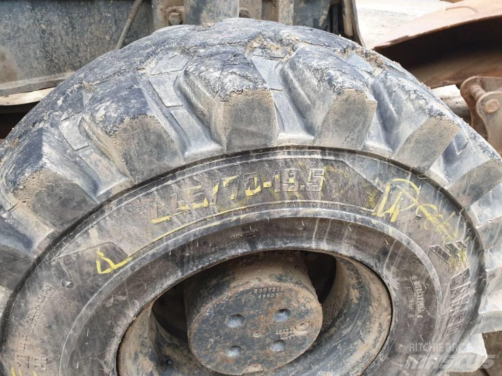Komatsu PW180-7 Escavatori gommati