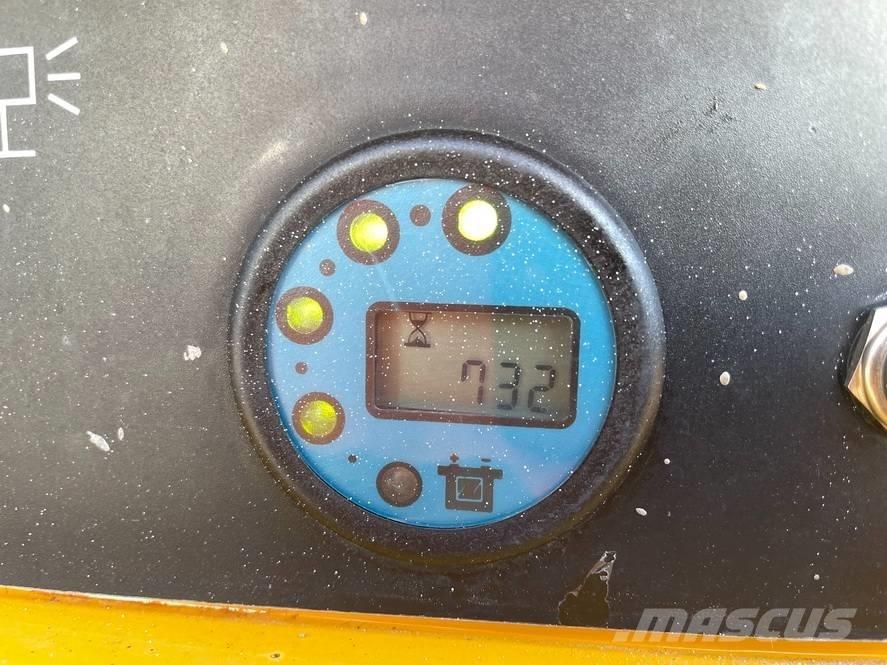 Haulotte Compact 10 Piattaforme a pantografo
