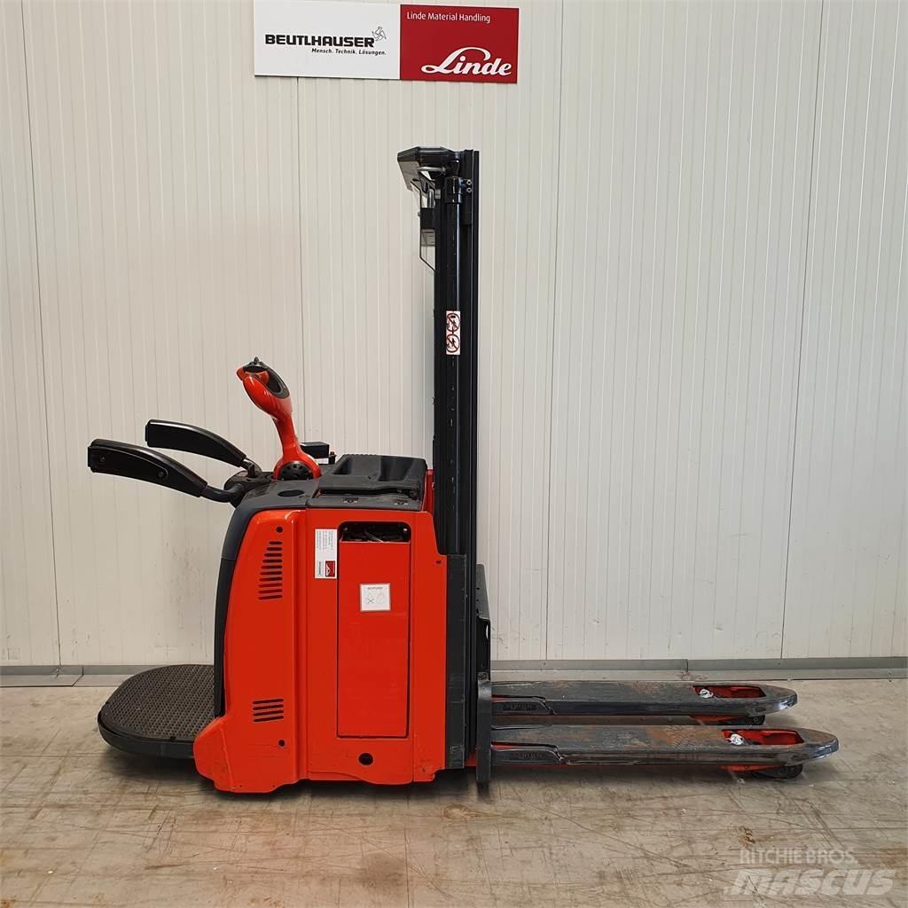 Linde D12AP Transpallet uomo a terra