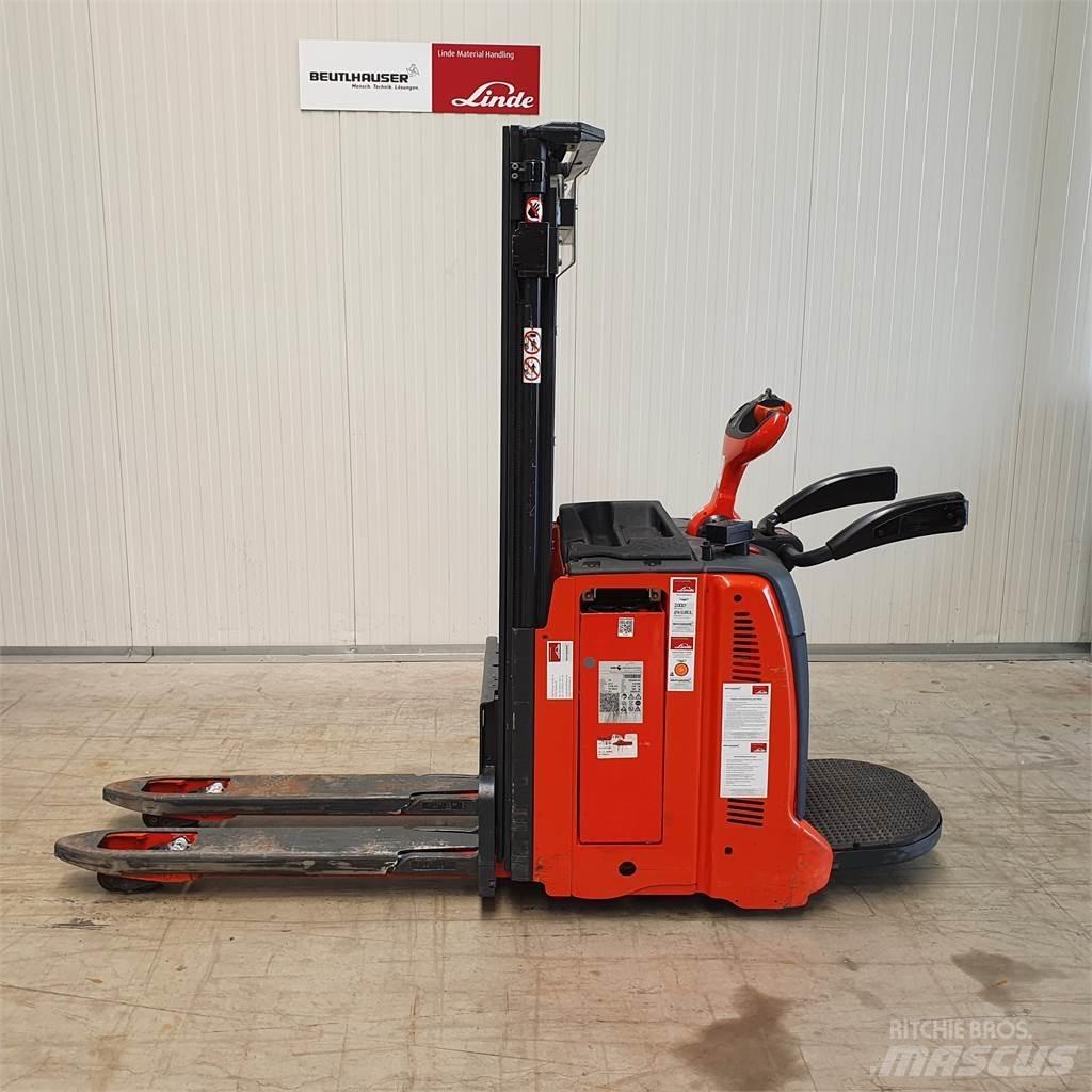 Linde D12AP Transpallet uomo a terra