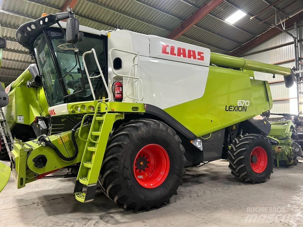 CLAAS Lexion 670 Mietitrebbiatrici