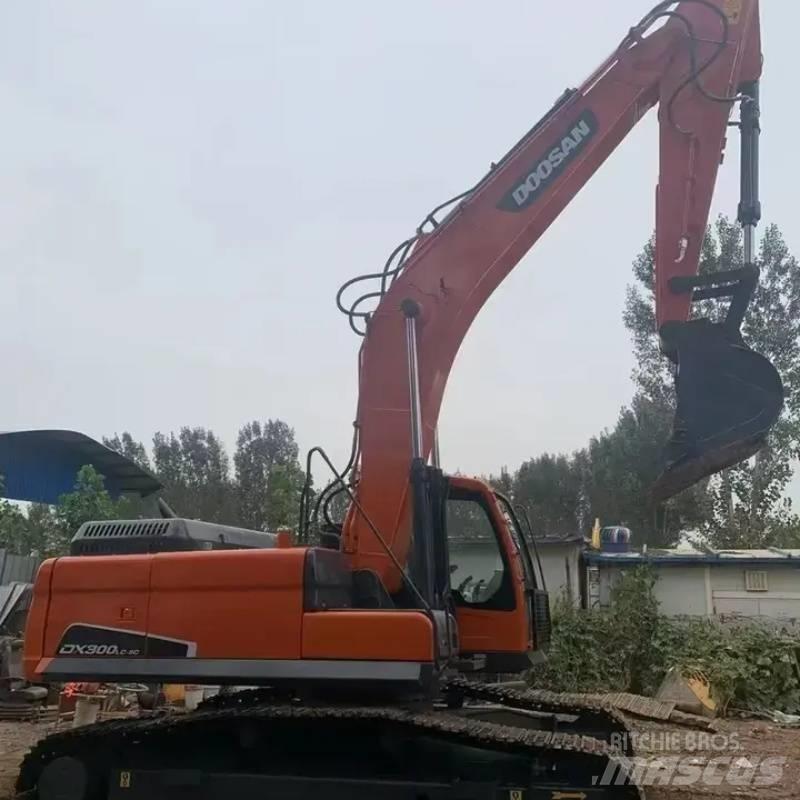 Doosan DX 300 Escavatori cingolati