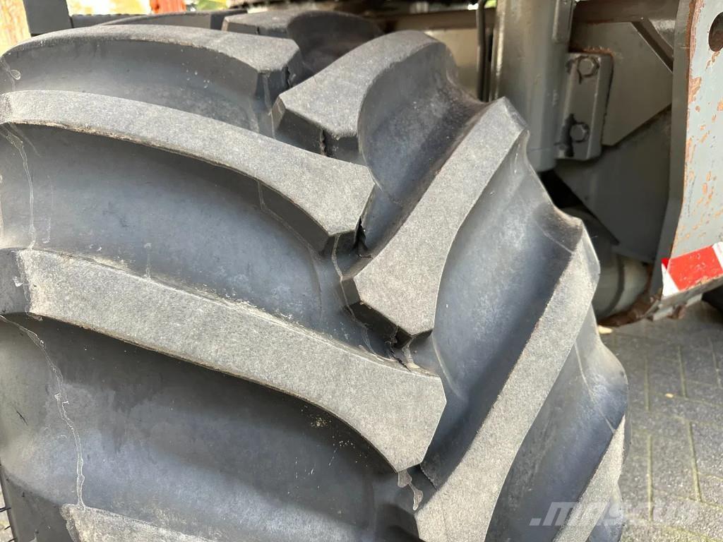 JCB JS145W Escavatori gommati