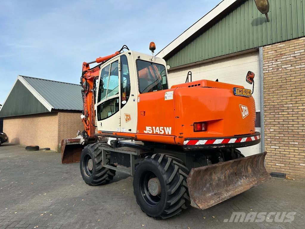 JCB JS145W Escavatori gommati