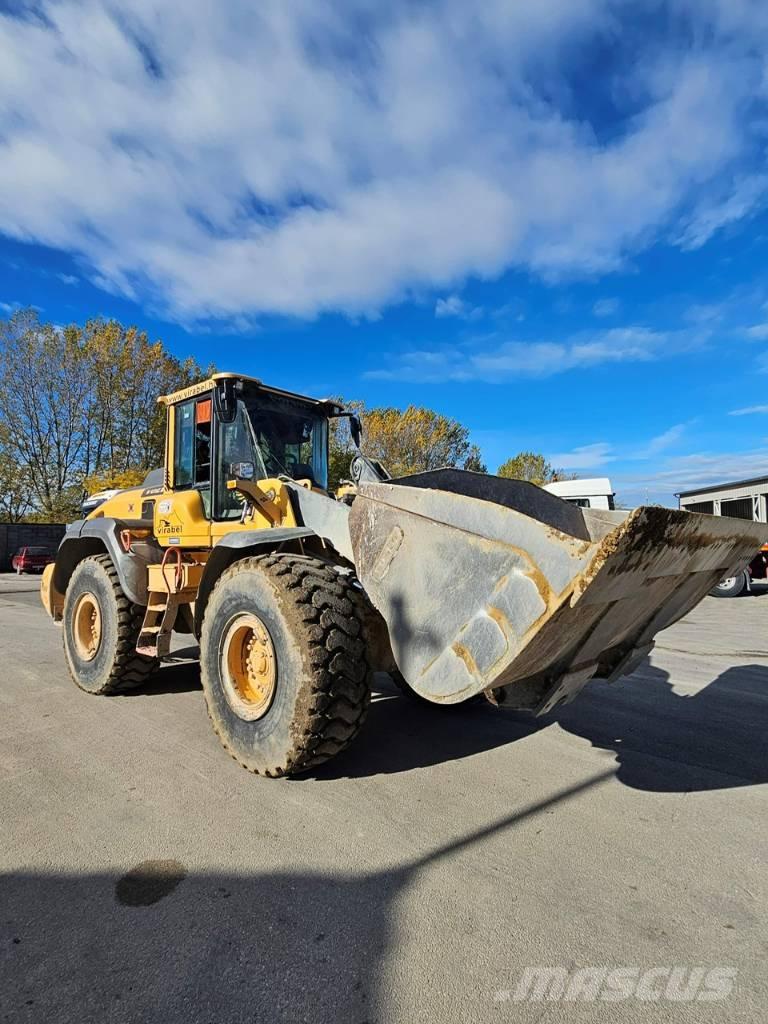 Volvo L 120 H Pale gommate