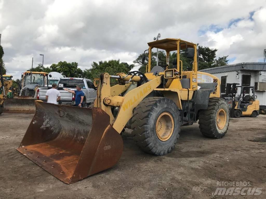 Komatsu WA320-5 Pale gommate