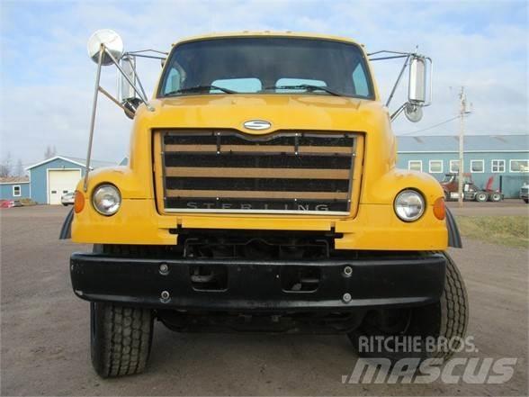 Sterling L7500 Autocabinati