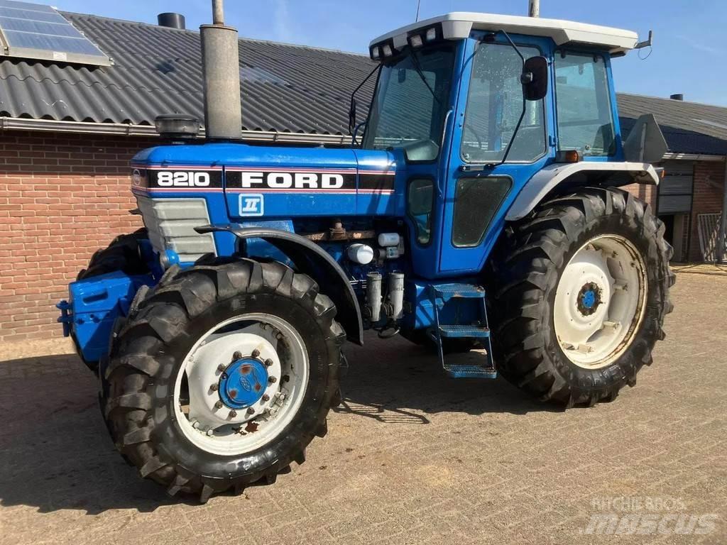 Ford 8210 gen 2 Trattori
