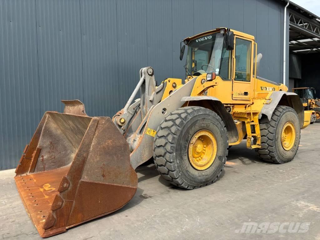 Volvo L120E Pale gommate