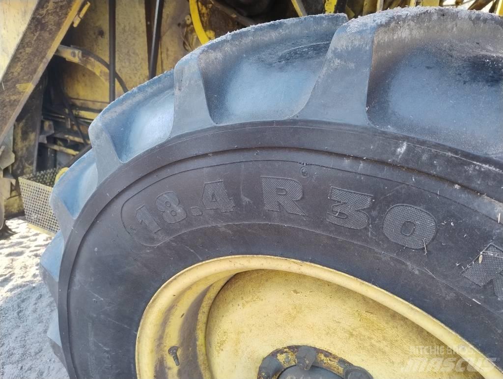 New Holland 8030 Mietitrebbiatrici