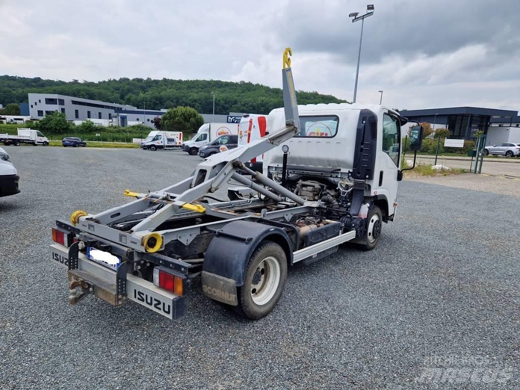 Isuzu N-Series Furgone chiuso