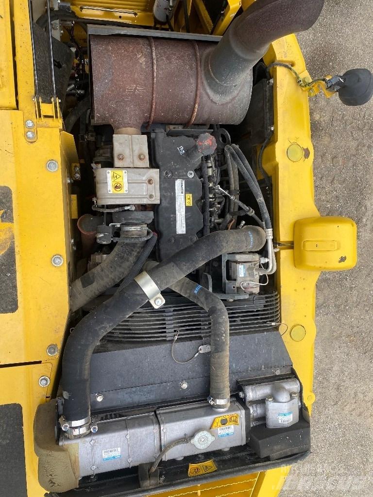 Komatsu PW 148-8 Escavatori gommati
