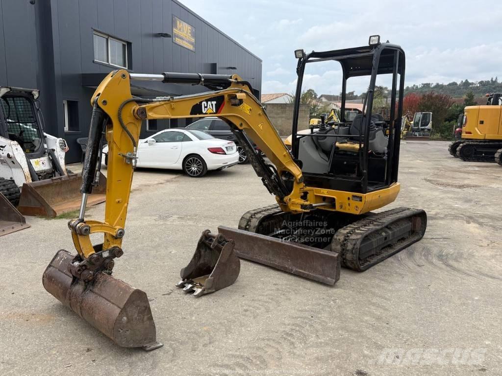 CAT 302.7 CR Miniescavatori
