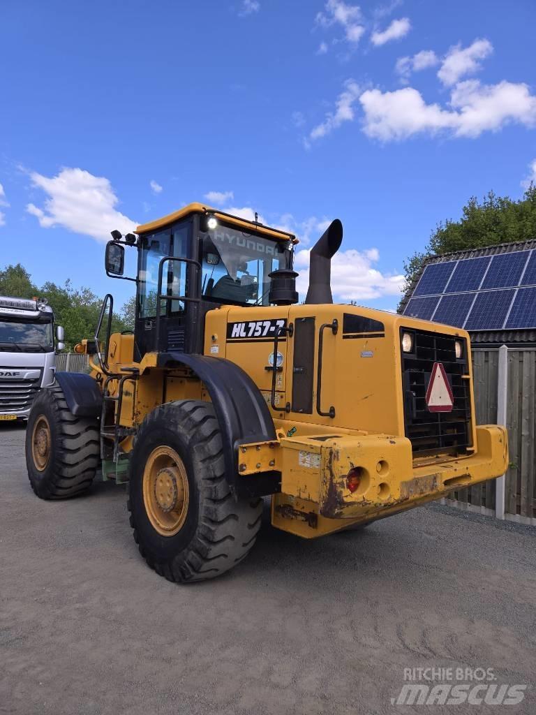Hyundai HL 757-7 Pale gommate