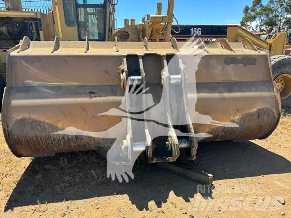 CAT 988H Pale gommate