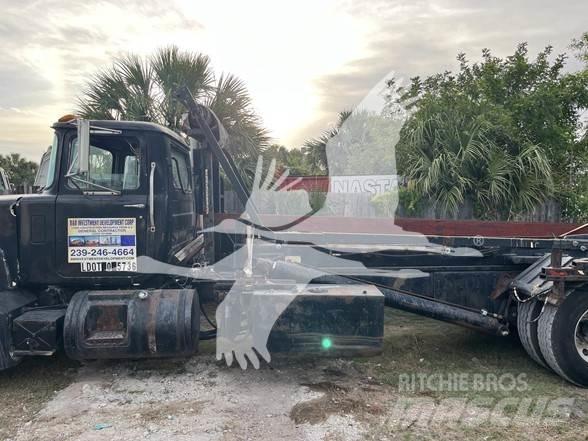 Mack RD688S Camion dei rifiuti