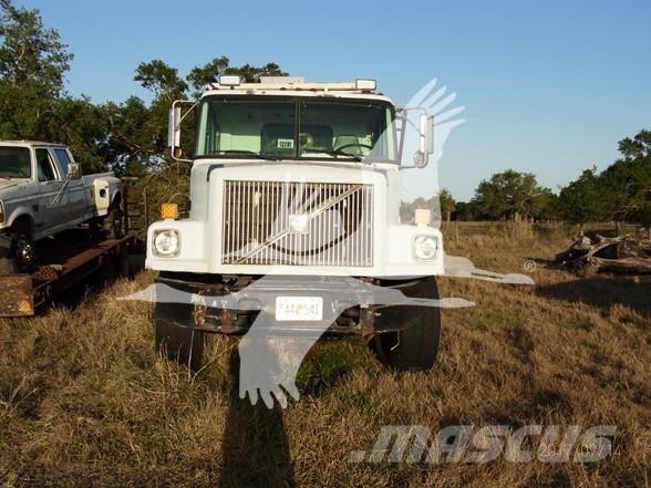 Volvo WG64 Autocisterne