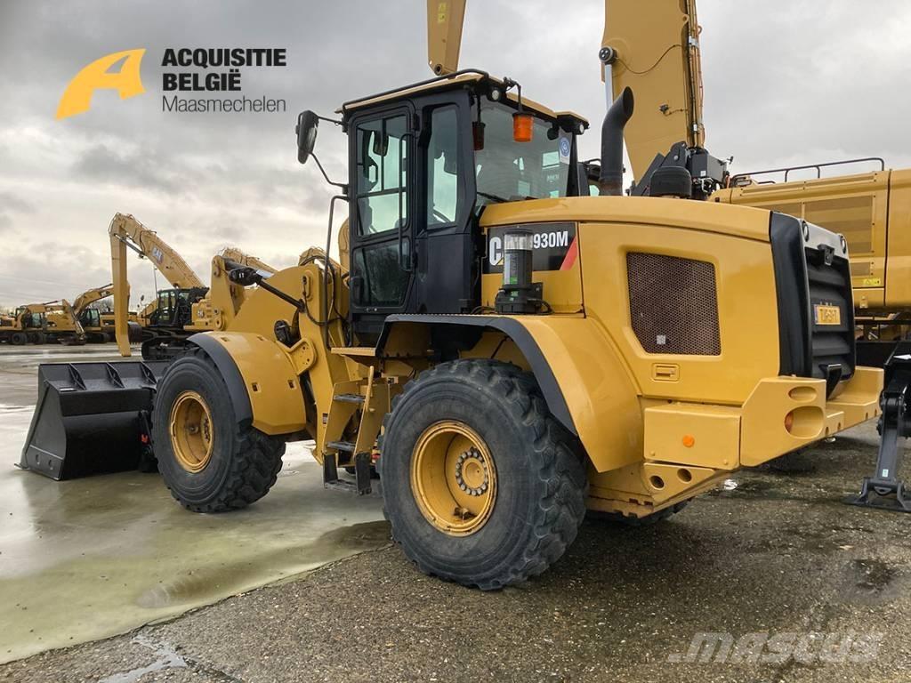 CAT 930M Pale gommate