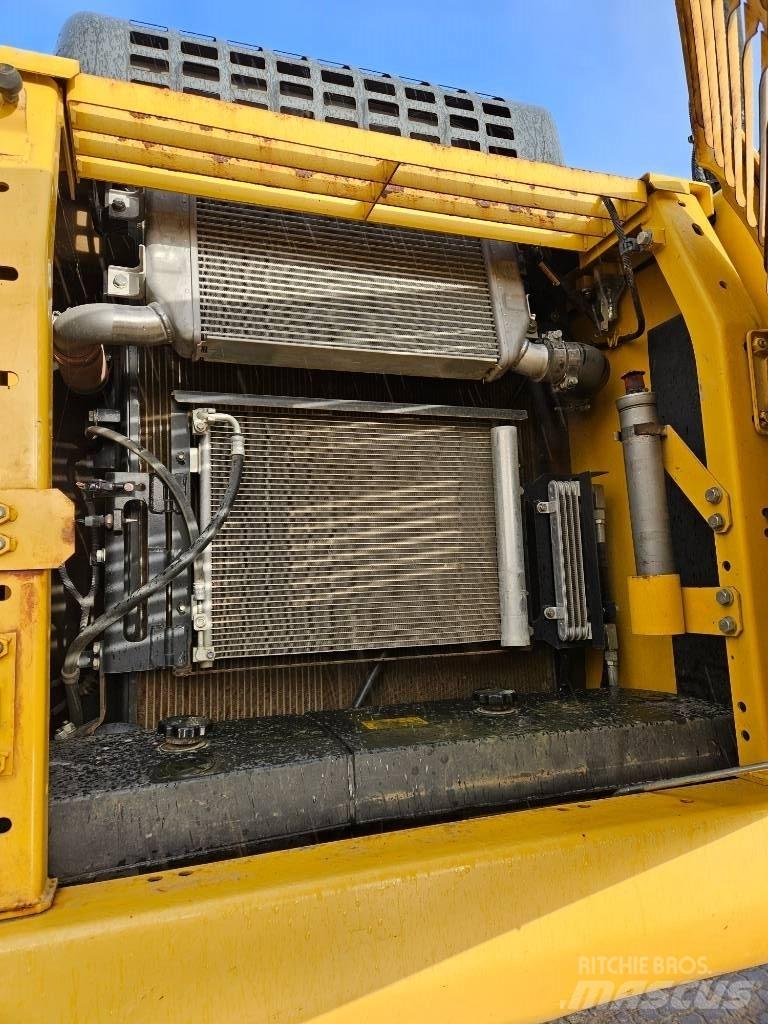 Komatsu PC210LC-11 Escavatori cingolati