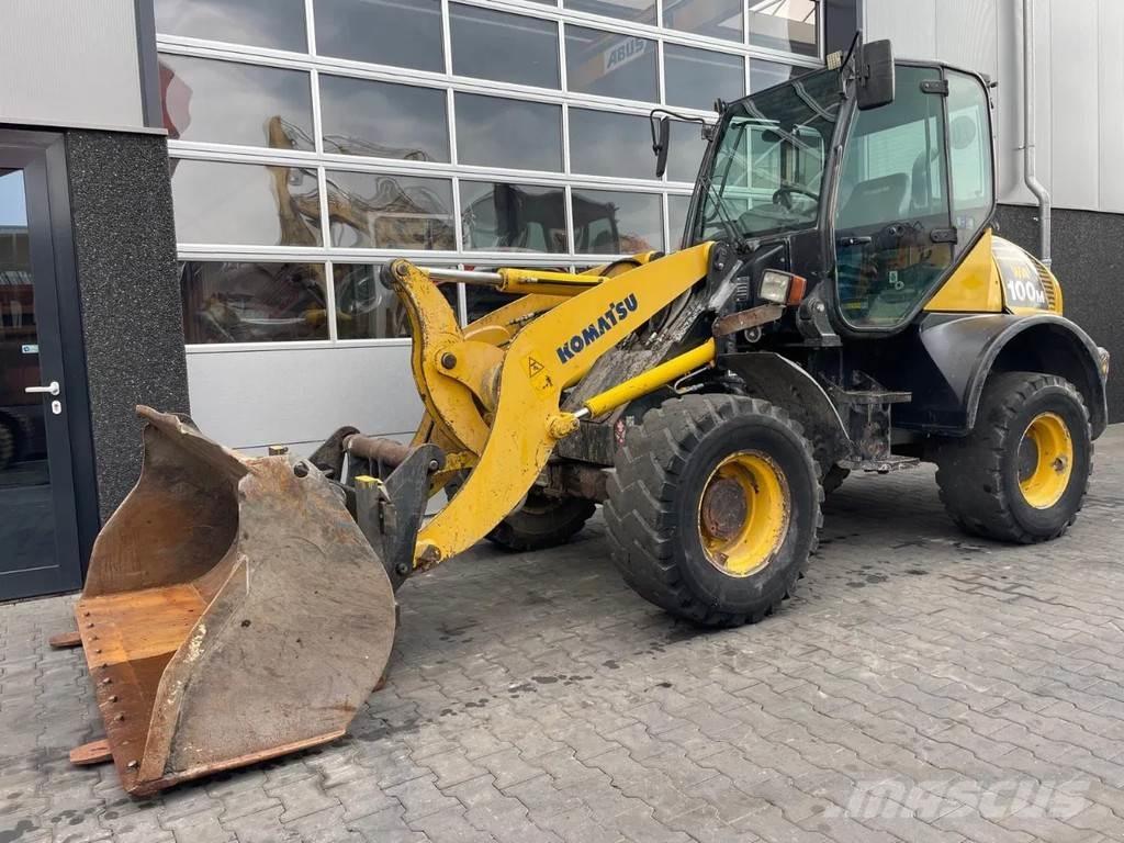 Komatsu WA100 Pale gommate