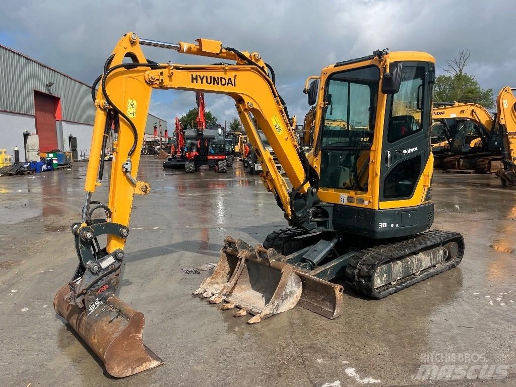 Hyundai R30 Z-9AK Miniescavatori