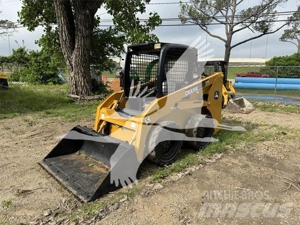 John Deere 315 Mini Pale Gommate
