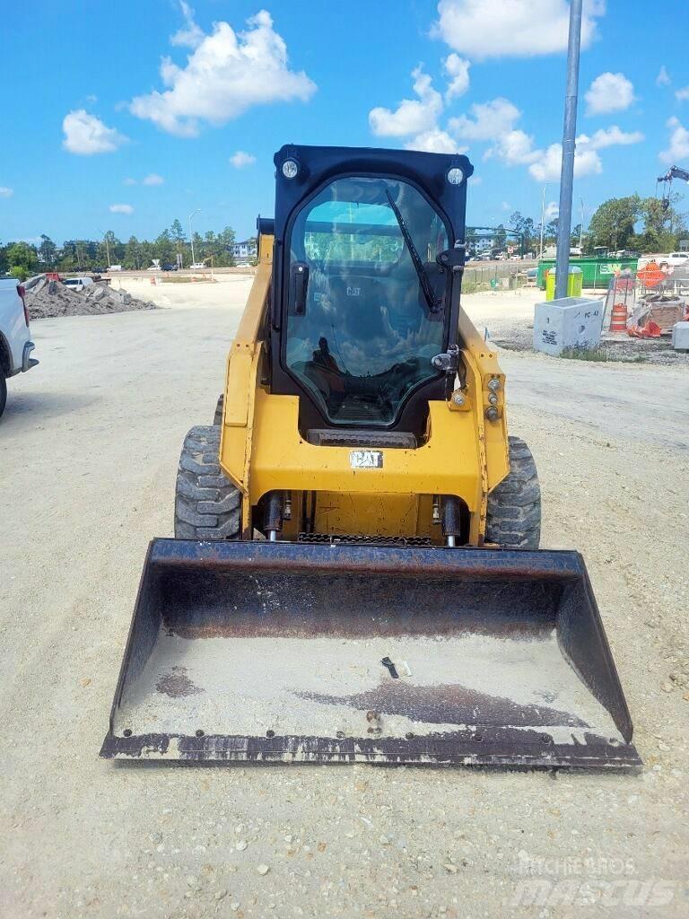 CAT 242 D Mini Pale Gommate