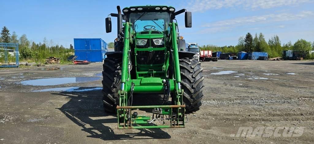 John Deere 6215R Trattori
