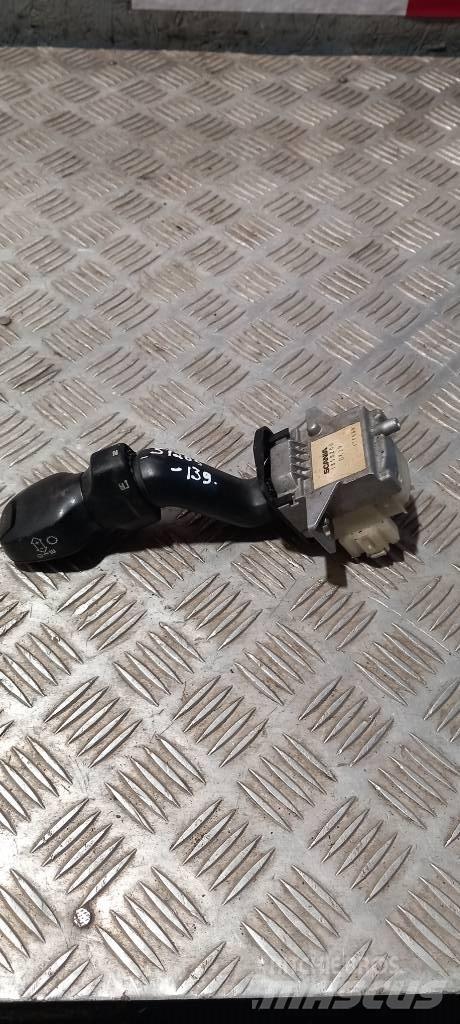 Scania R 440,    1858200 Cabine e interni