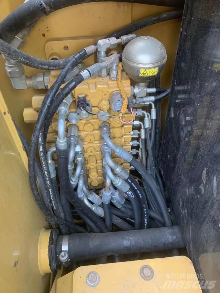 CAT 306E2 Escavatori cingolati