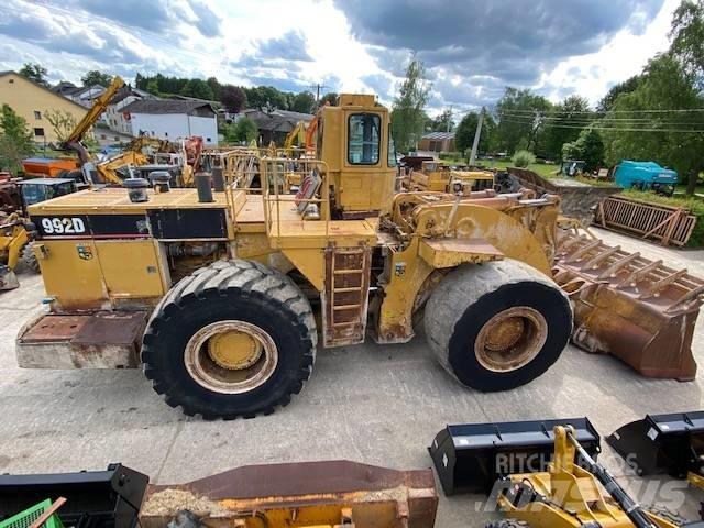 CAT 992 D Pale gommate