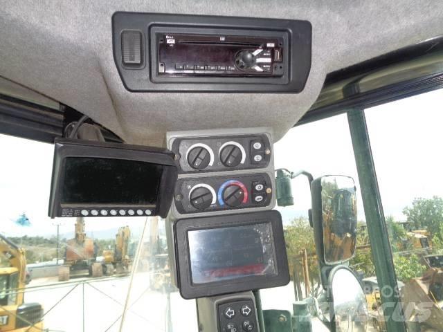 CAT 950M HL Pale gommate