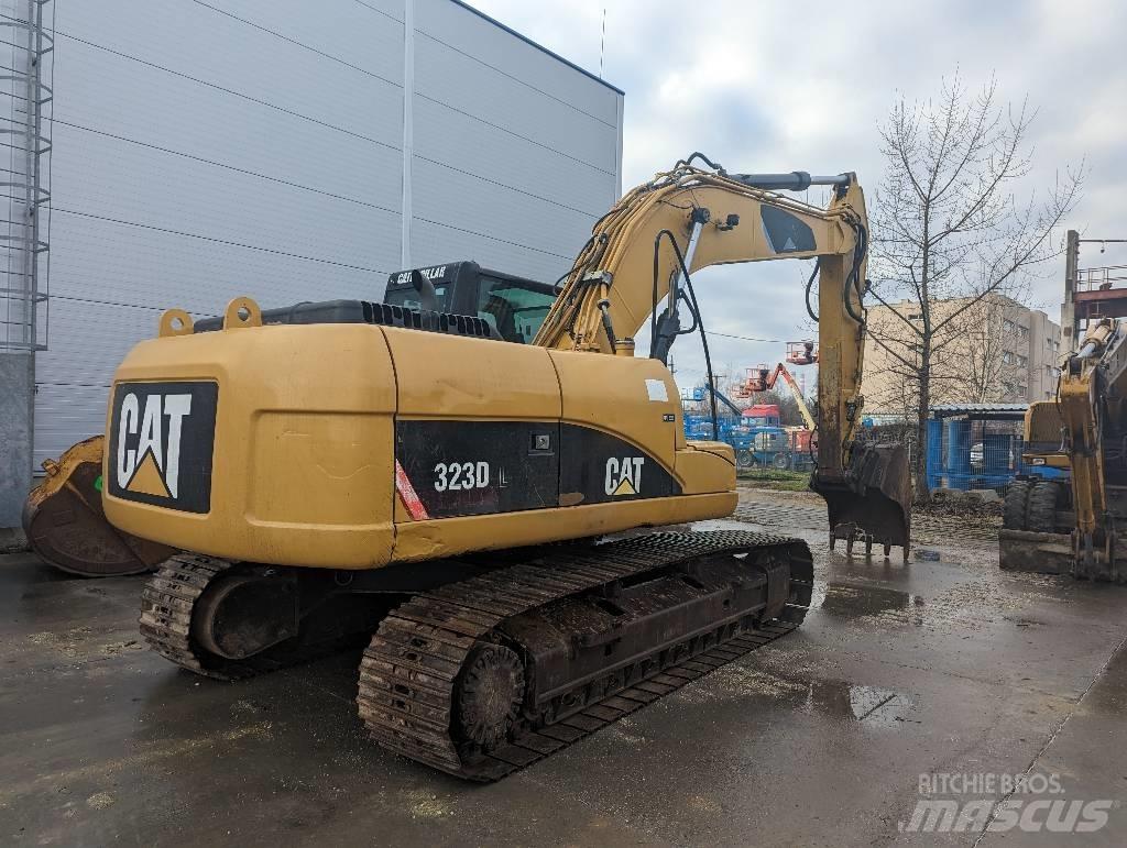CAT 323 D Escavatori cingolati