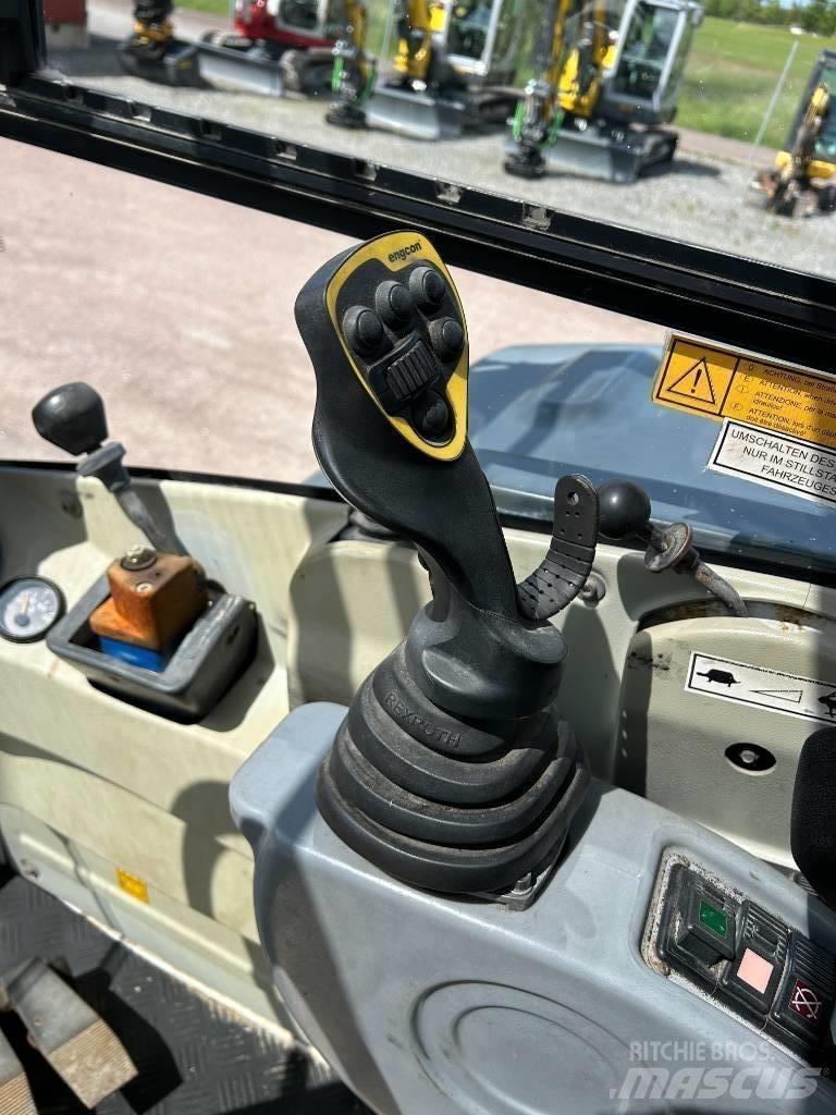 Wacker Neuson 6503 Escavatori gommati