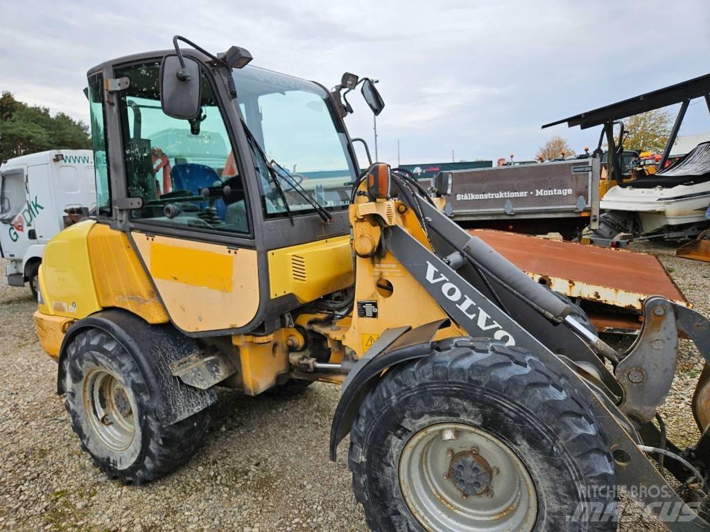 Volvo L 20 B Pale gommate