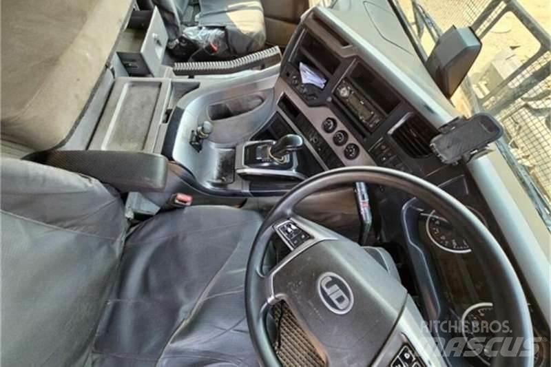 UD TRUCKS QUON Camion altro